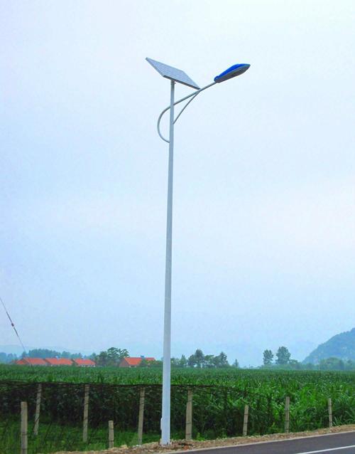太阳能灯 > 供应厂家直销新农村建设5米20w太阳能路灯  产品性能 1